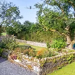 Holiday home Woodside Barn *